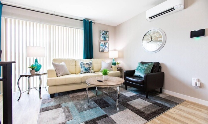 San Carlos Casa | King Bed| Full Kitchen |55"TVs|Fast Wi-Fi | |W/D