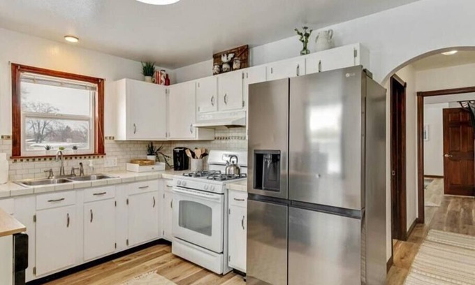 West Valley City Casa | King Bed, Full Kitchen, Central Location!