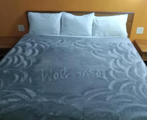 Livingston Apartamento | King Bed Hotel Studio 210