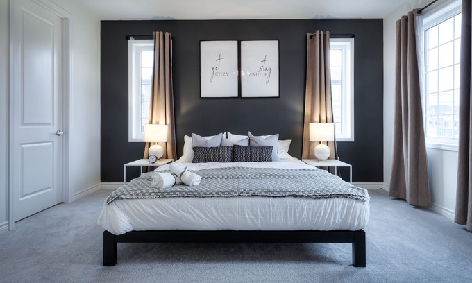Pickering Casa | King Bed I Chefs Kitchen I Toronto Zoo I Park Free I Family and WFH friendly