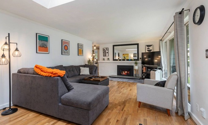 Edmonds Apartamento | King Bed I Piano I Fenced Yard I Pets OK