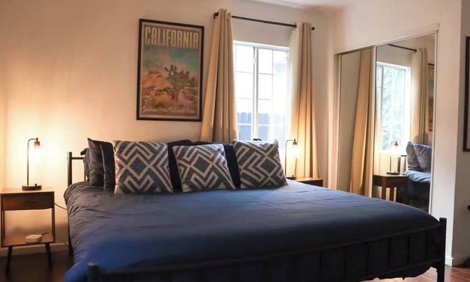Los Angeles Apartamento | KING BED LA Hilltop Oasis 1bd/1bth with VIEWS!