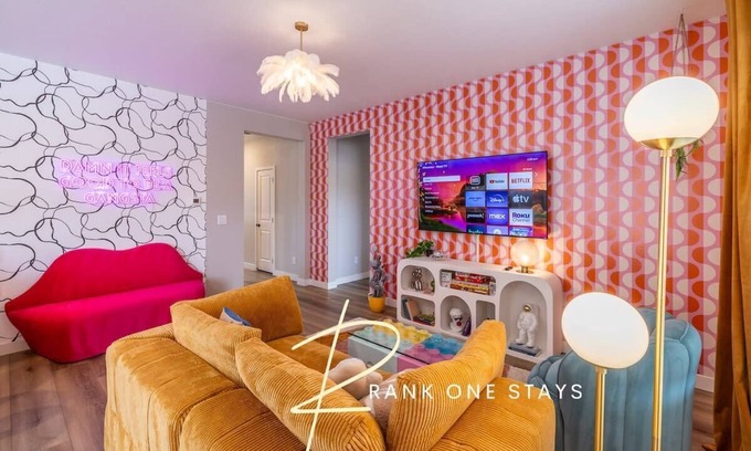Commerce City Casa | King Bed / Pool / Golf / Arcade