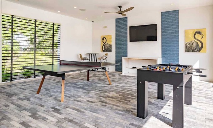Southeast Orlando Apartamento | King Bed, Pool & Gym, Near Parks, Pets allowed