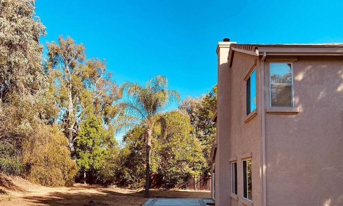 Antioch Casa | King Bed Private Room/Bathroom + FREE Parking