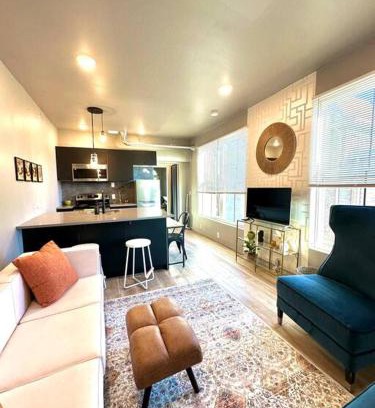 Detroit Apartamento | King Bed Suite-Free Parking-Prime Location