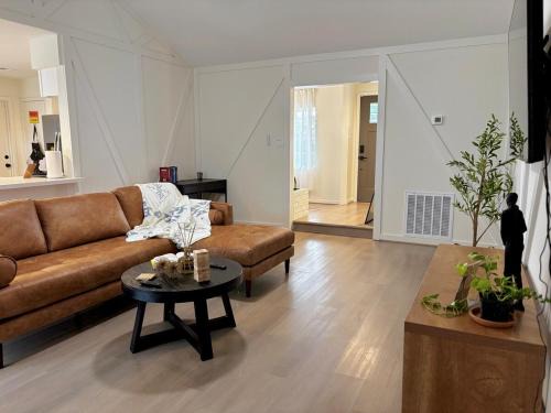 Conroe Casa | King Bed Suite in Conroe , Garage Available