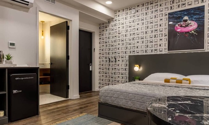 Downtown Apartamento | King Bed Suites at The Finnley Hotel