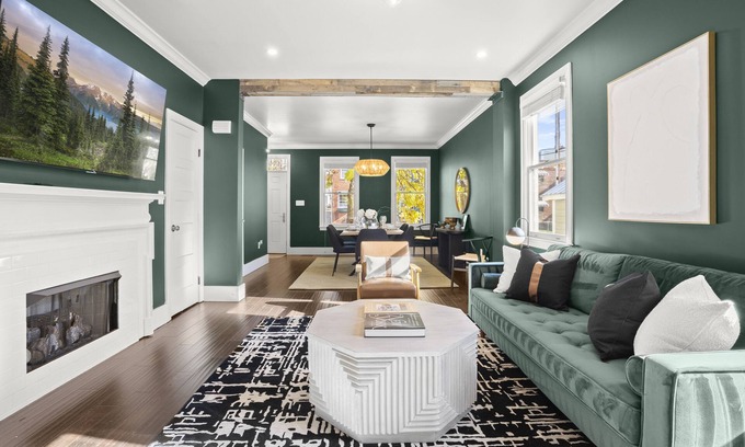Old Town West Casa | King Beds <> A Dashingly Bodacious Old Town Xcape