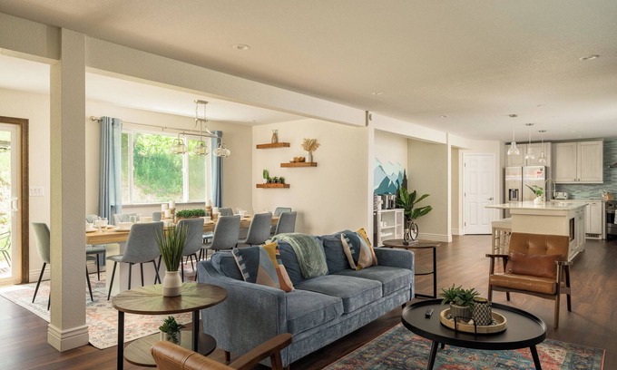 South Westminster Casa | King Beds, Fire Pit, Arcade, Games, 2 Living Rooms, Nursery - Perfect Retreat!