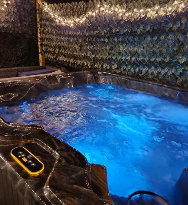Winston - Salem Casa | King Beds Hot Tub Arcade Gas Grill Firepit Winston
