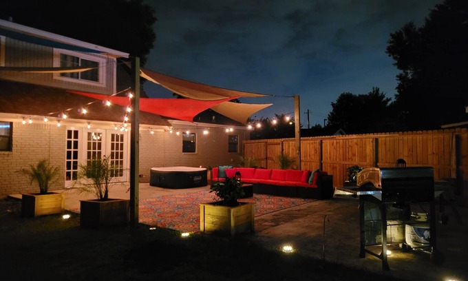 Nassau Bay Casa | King Beds*NASA*Kemah*HotTub*Arcade Games*