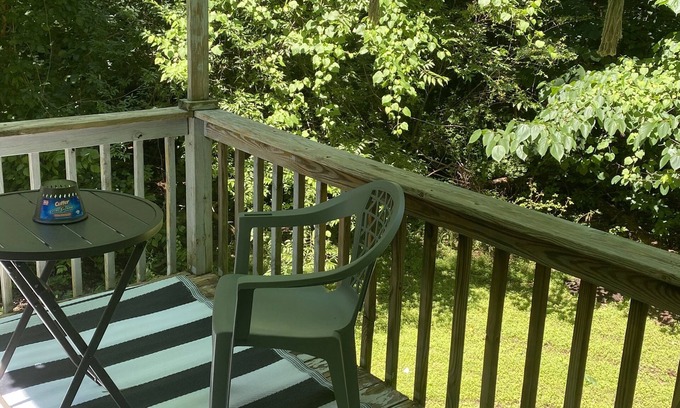 Cleveland Casa | King BR Townhome Cleveland TN. 2 BR 1.5 Bath