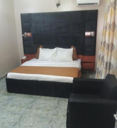 Gwarinpa Estate Hotel | King - Dee Hotel Gwarinpa