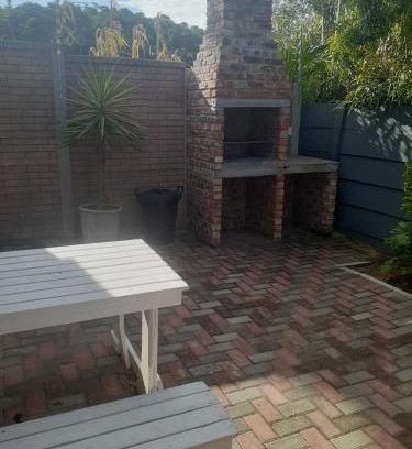 Newton Park Apartamento | King Edward Inn 3