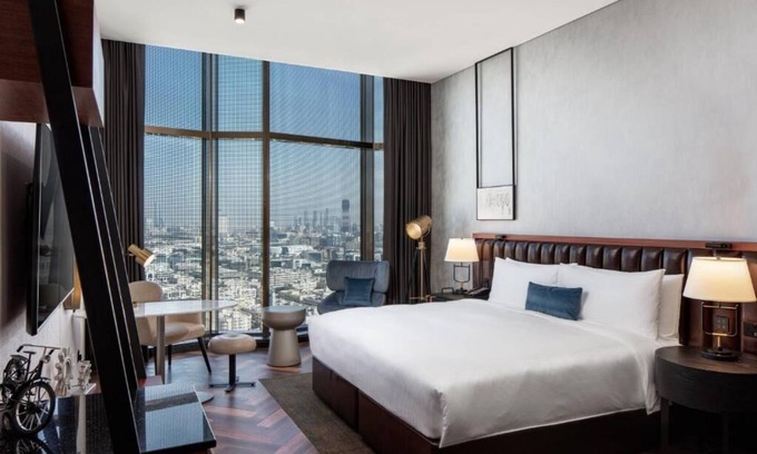 Al Mankhool Casa | king Guest Room Near Gymnation Bur Dubai By Luxury Bookings