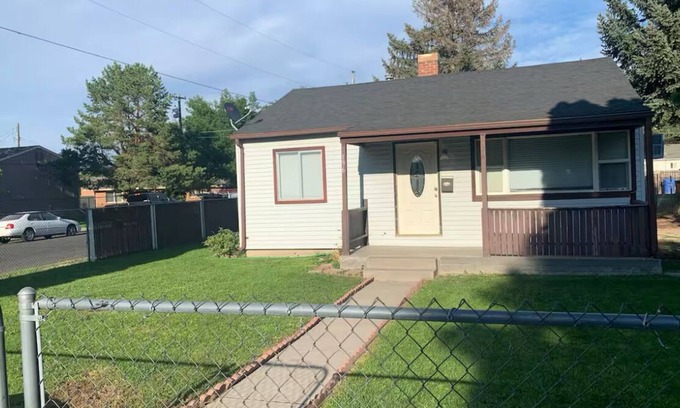 Twin Falls Casa | King, queen, & twin bed. 2-bedroom. Fenced around.