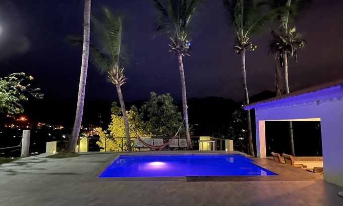 Cambita El Pueblecito Casa | King Ranch villas - hilltop cabin with 22 person jacuzzi
