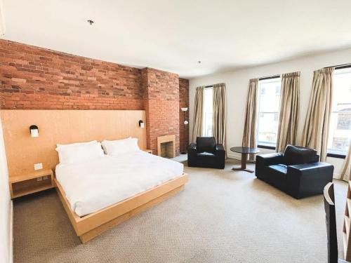 Downtown St. John's Casa | King Room at The Franklin Hotel on Water Street
