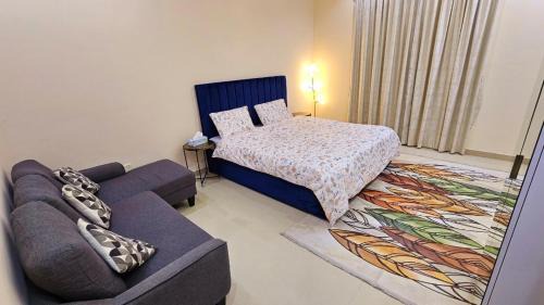 Al Khan Casa | King Room with Attached Private Bathroom in Shared Apartment