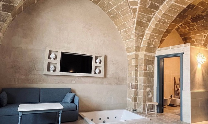 Felline Cama Y Desayuno | King Room with Jacuzzi - Charming in Felline - Borgo Don Ciccio