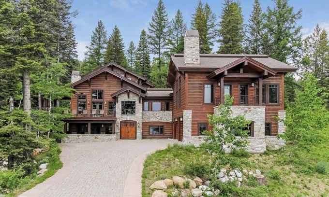 Tamarack Resort Casa | King's Estate - Custom Tamarack Resort - Ski in/out, hot tub, sauna, game rm, walk to village
