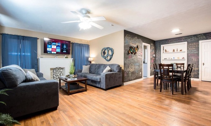 Tech Terrace Casa | ◈ King's Retreat ◈ 3BR/2BA ◈ 1/2 mile to Tech