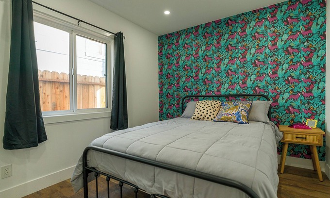 Whittier Apartamento | King size bed close to Dineyland!