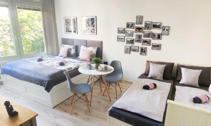 Prague 11 Apartamento | King Size Sunny Home 19 minutes to Center