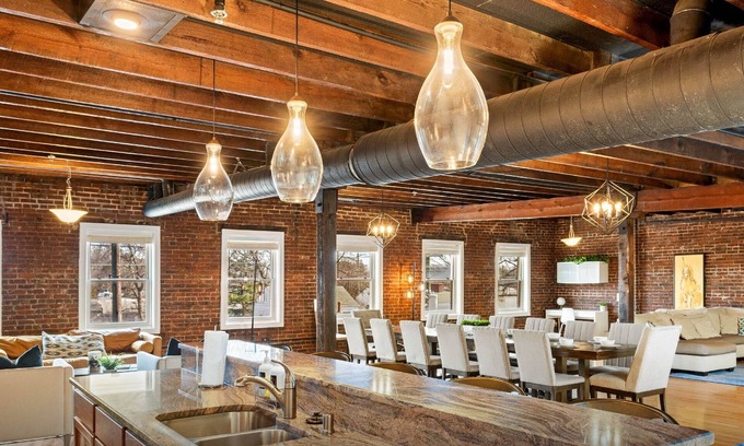 Shelby Park Apartamento | KING Sleep8 4Bed 3BR 2BA Swepson Loft 301