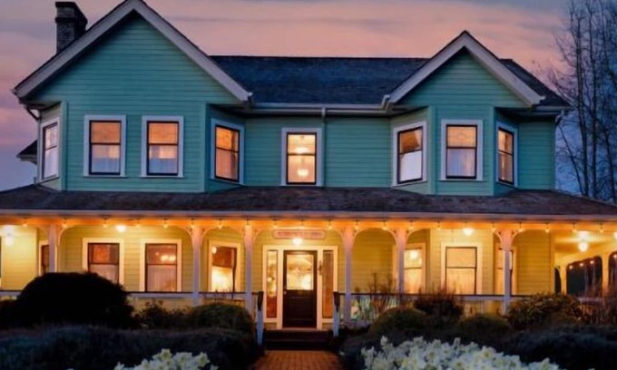 Lopez Island Apartamento | ♥ ️KING Sleigh Bed DEEP SokingTub / REAL Fireplace / Breakfast / WIFI / HeartofVilliage ♥