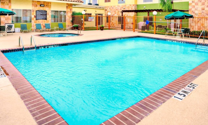 Bonanza Apartamento | King Studio cerca de LRD | Bañera de hidromasaje compartida + desayuno diario gratuito