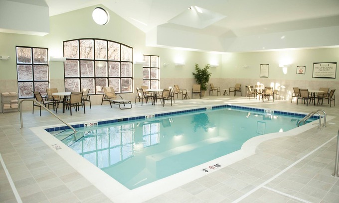North Wales Condominio | King Studio | Pool & Whirlpool Access