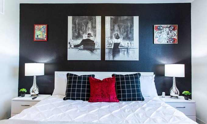 Knox - Henderson Apartamento | King Suite|8 Min to D/T|Walk Everywhere