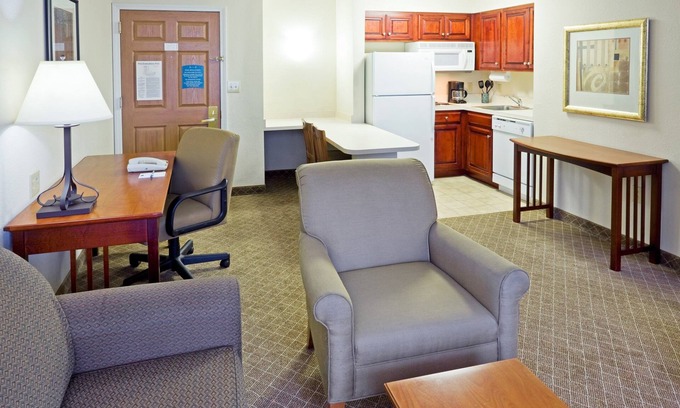 Cranbury Condominio | Suite King. Desayuno buffet gratis. Piscina. A solo 20 minutos de Princeton.