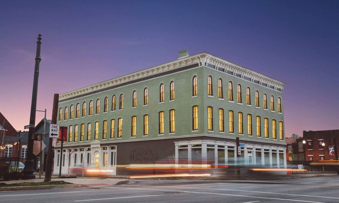 East Market District Apartamento | King Suite - Hancock House Louisville