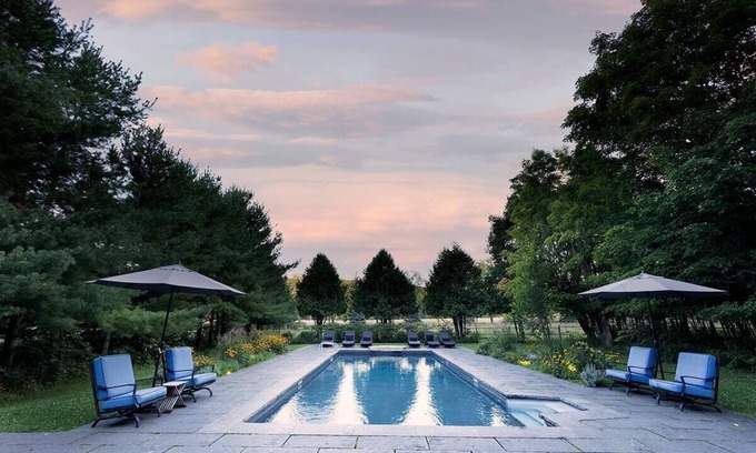 Creemore Cama Y Desayuno | King Suite at Sequel Inn Creemore