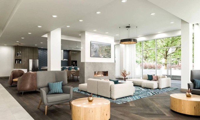Alexandria West Apartamento | King Suite with coffee bar that provides a wonderful living experience!