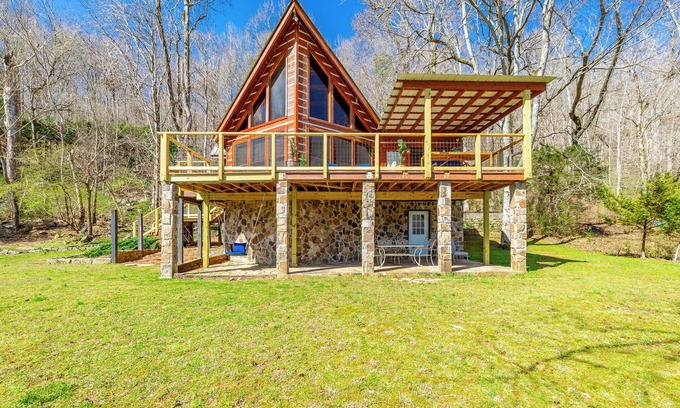 Whiteside Cabina | Kingfisher Cabin-a PMI Scenic City rental