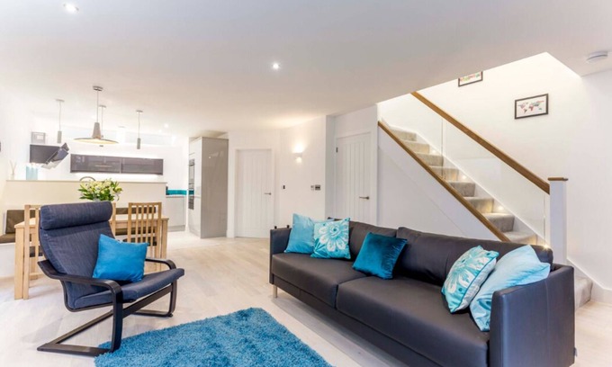 Cambridge Casa | Kingfisher Cambridge New 2 Bedroom Luxury House