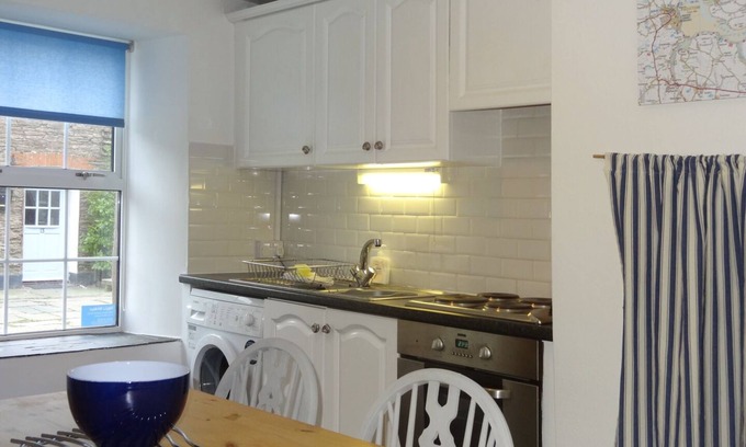 Edmonton Cabaña | Kingfisher Cottage