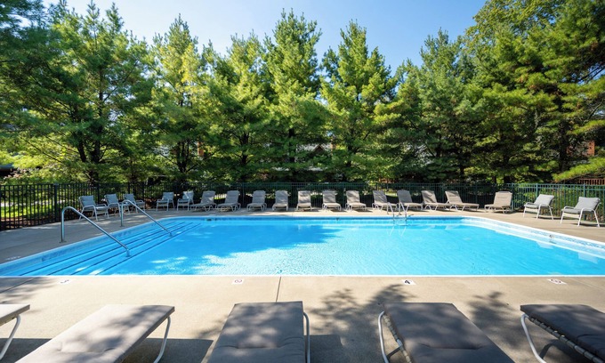 Saugatuck Cabina | Kingfisher Cove! Private hot tub + community pool