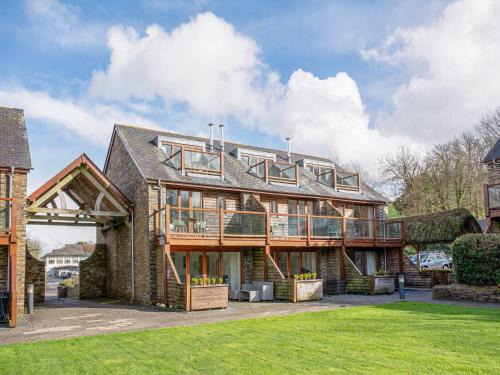 Bugford Casa | Kingfisher