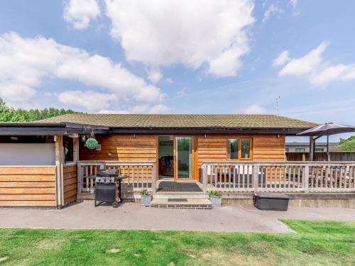 Arnold Casa | Kingfisher Lodge