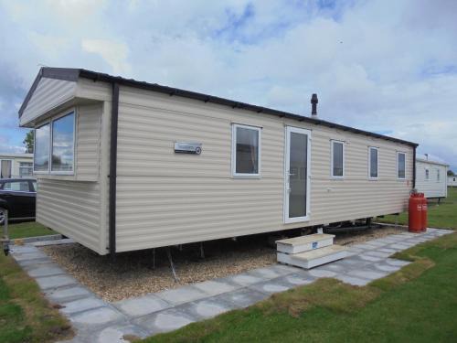 Ingoldmells Casa | Kingfisher Seasons II 8 Berth Close to site entrance