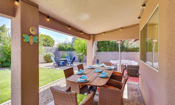 Kingman Casa | Kingman Family Home: Yard, Grill & Room to Relax!