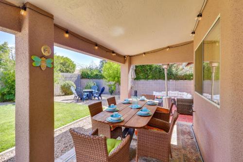 Kingman Casa | Kingman Family Home Yard, Grill and Room to Relax!