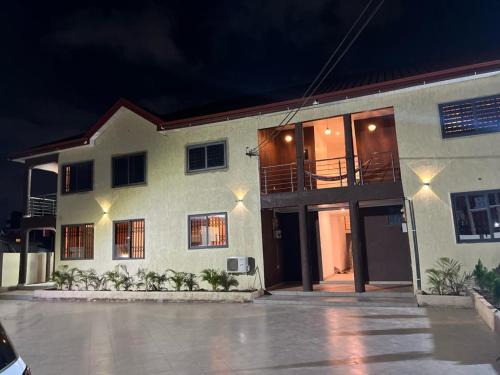 Santeo Apartamento | KINGS CONDO THREE BEDROOM APARTMENt