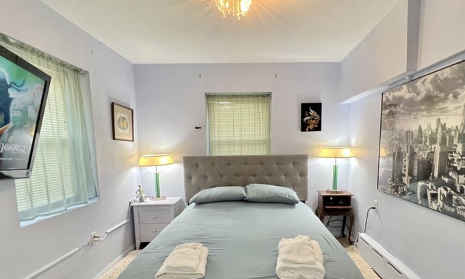 Great Neck Apartamento | Kings Point, Great Neck, USMMA, Cozy private space, entrance, self check in