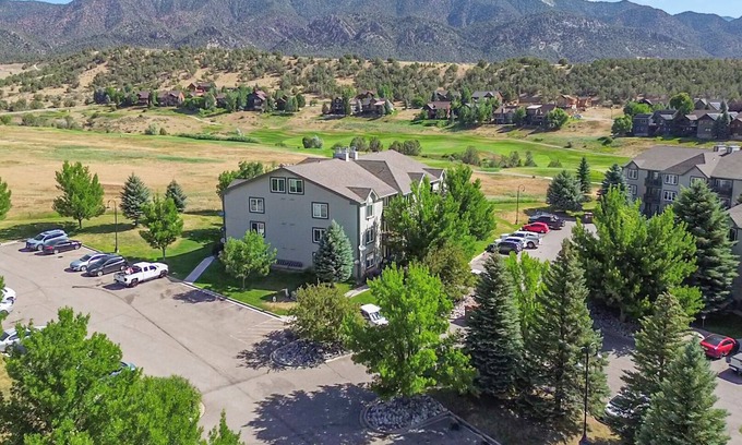 Glenwood Springs Condominio | Kings & Queens Autumn Oasis· 2 Kings + 2 Queen Sofas · Mtn Views-Near Glenwood